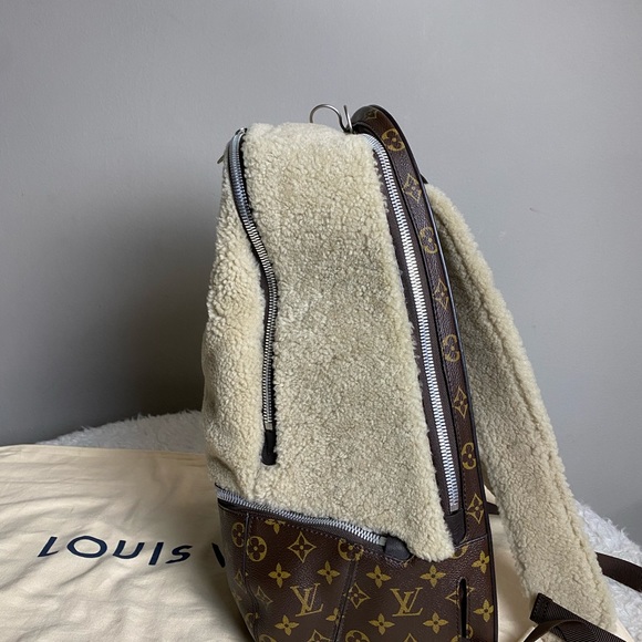 Louis Vuitton Marc Newson Sherling Fleece Backpac - Picture 10 of 16